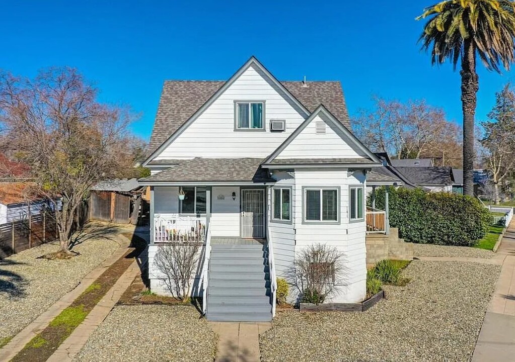 100 Roseville St in Roseville, CA - Building Photo