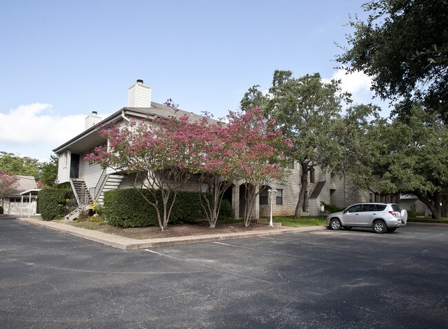 Arcadia Condominiums in Austin, TX - Foto de edificio - Building Photo