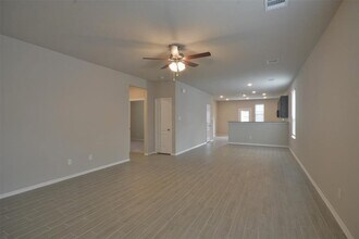 24730 Winema Wds Ln in Huffman, TX - Foto de edificio - Building Photo