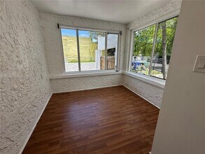 267 NW 33rd St in Miami, FL - Building Photo - Building Photo