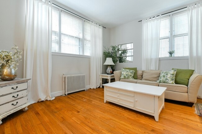 5 Kilsyth Ter, Unit #1 in Boston, MA - Building Photo - Building Photo