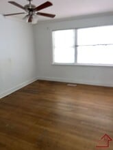 1016 Greens Lake Rd in East Ridge, TN - Building Photo - Building Photo