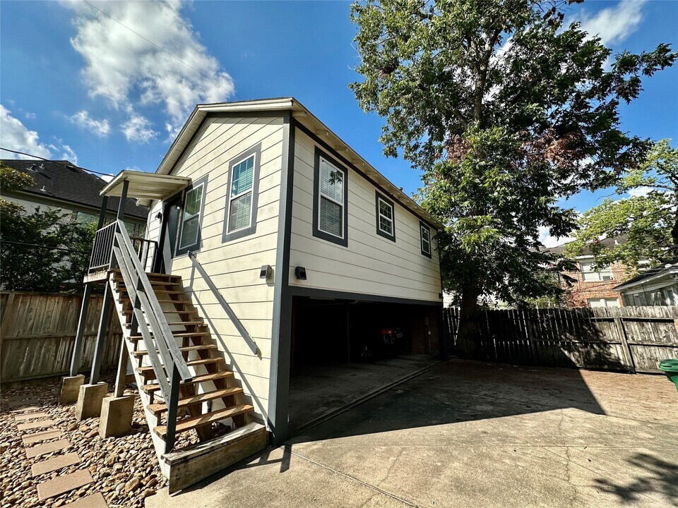 1639 Bonnie Brae St in Houston, TX - Building Photo