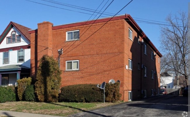 2044 Mills Ave in Norwood, OH - Building Photo - Building Photo
