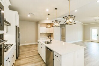 256 Victoria Peak Lp in Dripping Springs, TX - Building Photo - Building Photo