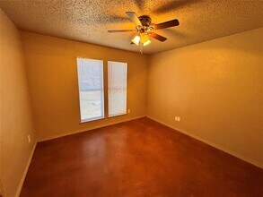 5204 Hideaway Ct in Arlington, TX - Building Photo - Building Photo