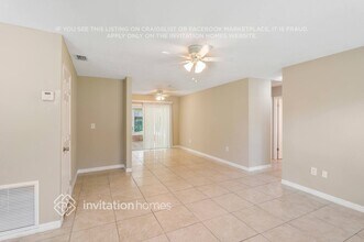 4103 E 97th Ave in Tampa, FL - Foto de edificio - Building Photo