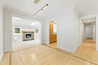 5713 W 79th St in Los Angeles, CA - Building Photo - Building Photo