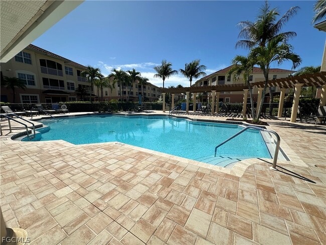 1133 Van Loon Commons Cir