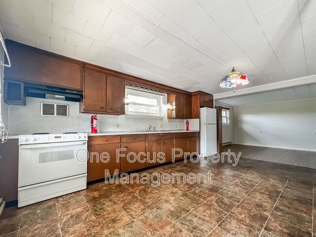 property at 935 E 2nd St
