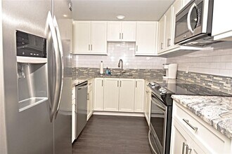 3575 Gulf Blvd in St Pete Beach, FL - Building Photo - Building Photo