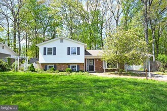 2412 Rockbridge St in Vienna, VA - Building Photo - Building Photo