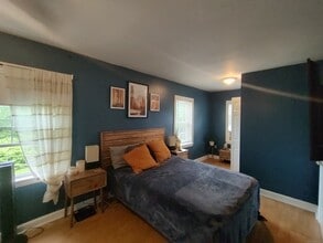 397 Long Hill Ave in Shelton, CT - Building Photo - Building Photo