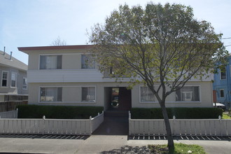 512 Santa Clara Ave in Alameda, CA - Building Photo - Building Photo