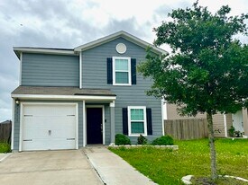 8018 Distant Harbor Rd in Mont Belvieu, TX - Building Photo