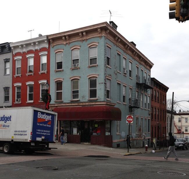 644 Washington St in Hoboken, NJ - Building Photo - Building Photo