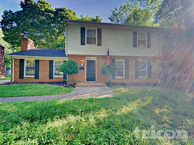 6520 Farmingdale Dr in Charlotte, NC - Building Photo - Building Photo