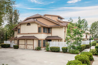 3151 Cochise Way in Fullerton, CA - Foto de edificio - Building Photo