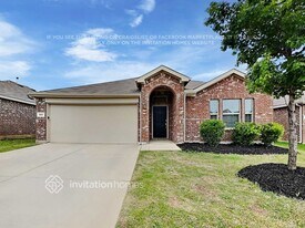1800 Alamandine Ave in Aubrey, TX - Building Photo