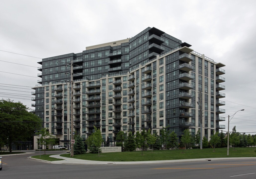 The James Club in Toronto, ON - Building Photo