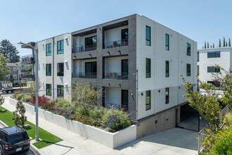 The Pavilion Condos in Valley Village, CA - Building Photo - Building Photo