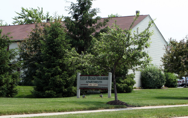 Leap Road Village in Hilliard, OH - Foto de edificio - Building Photo