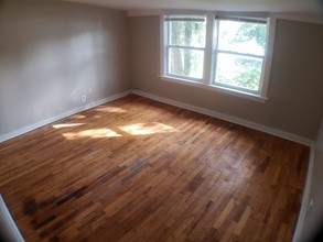 650 Oakdale St SE-Unit -1 in Grand Rapids, MI - Foto de edificio - Building Photo
