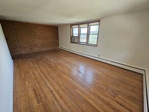 2727 Central St in Evanston, IL - Building Photo - Building Photo