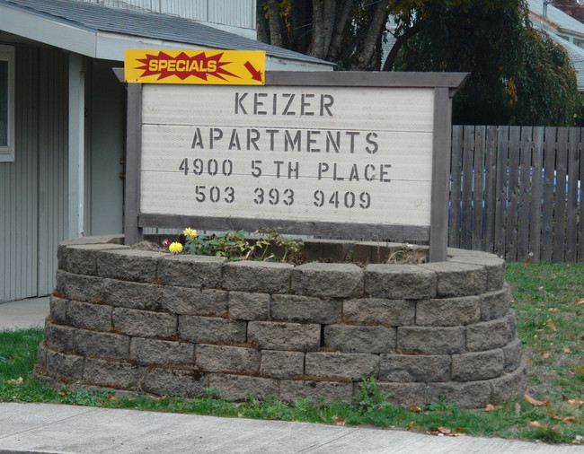 Keizer Plaza Apartments in Keizer, OR - Building Photo - Building Photo