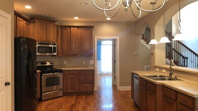 1224 Voyage Ct in Adams, TN - Building Photo - Building Photo