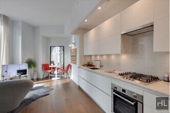 East 44th Street in New York, NY - Building Photo - Building Photo