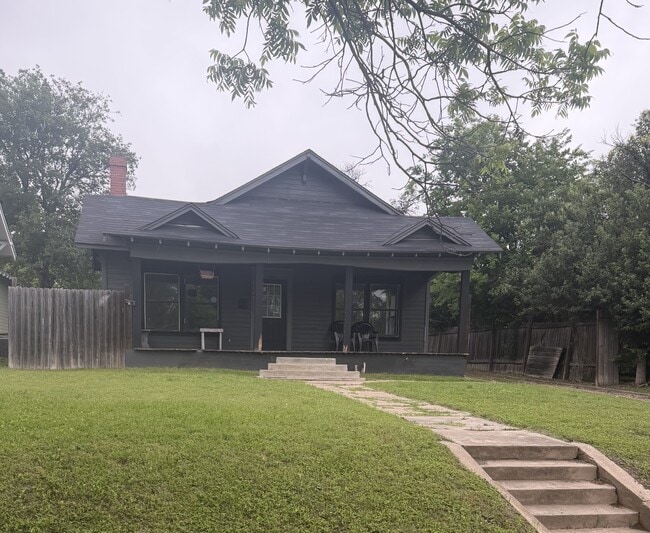 property at 3007 Parrott Ave