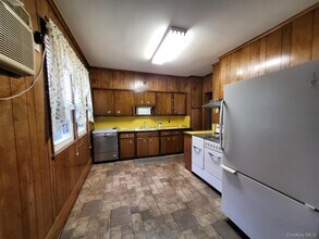 69-35 Hessler Ave in Queens, NY - Foto de edificio - Building Photo