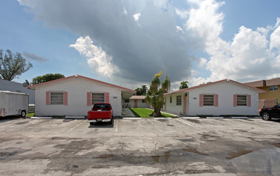 120 NW 42nd St in Fort Lauderdale, FL - Building Photo