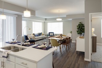 Galante at Parkside in Apple Valley, MN - Foto de edificio - Building Photo