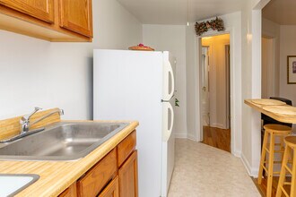 Essex Village & Marlyn Gardens Apartments in Essex, MD - Foto de edificio - Interior Photo