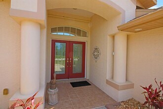 811 Rotonda Cir in Rotonda West, FL - Building Photo - Building Photo