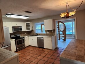 1627 Canal Ct in Tavares, FL - Building Photo - Building Photo
