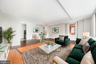 1021 Arlington Blvd in Arlington, VA - Building Photo