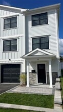 40 Elmwood Ave in Harrison, NY - Building Photo - Building Photo