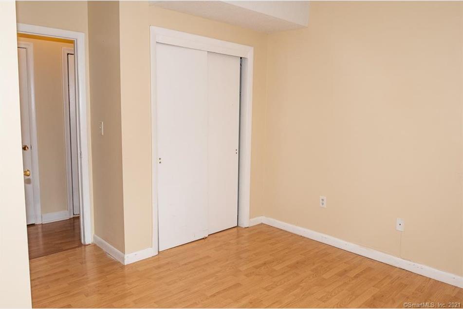 90 Kane St, Unit A-7 in West Hartford, CT - Foto de edificio