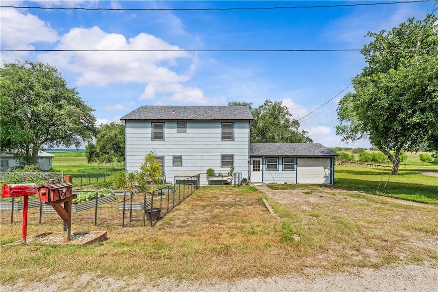 9505 County Rd 505 in Mathis, TX - Building Photo