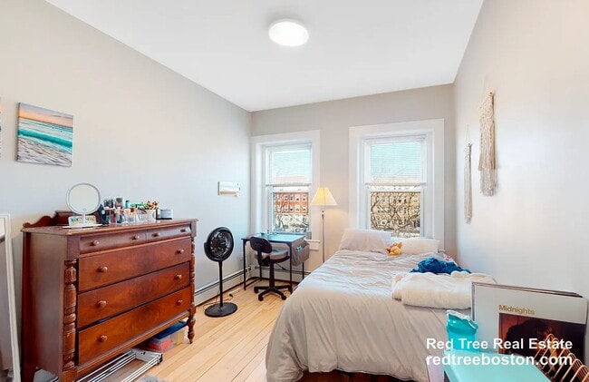 1284 Commonwealth Ave, Unit 7 in Boston, MA - Building Photo - Building Photo