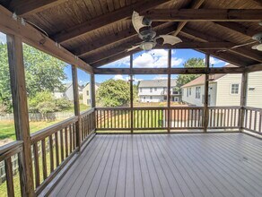 212 Silver Stone Dr in Walkersville, MD - Foto de edificio - Building Photo