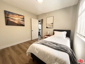 4416 San Pedro St, Unit 1234 in Los Angeles, CA - Building Photo - Building Photo