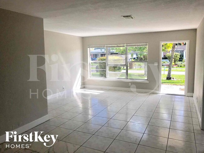 3057 SW 2nd St in Fort Lauderdale, FL - Building Photo - Building Photo