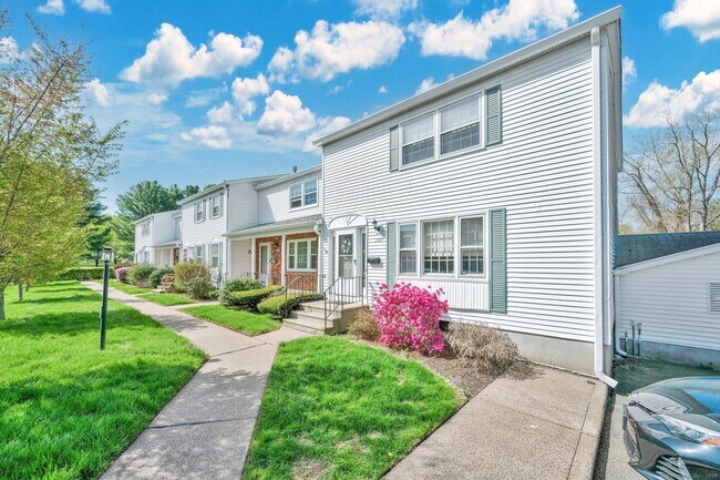 58 Ambassador Dr in Manchester, CT - Building Photo - Building Photo