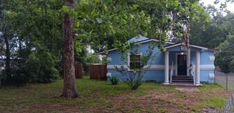 10635 Mc Laurin Rd E in Jacksonville, FL - Building Photo