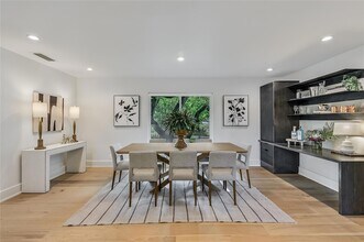 201 Westwood Terrace in West Lake Hills, TX - Foto de edificio - Building Photo