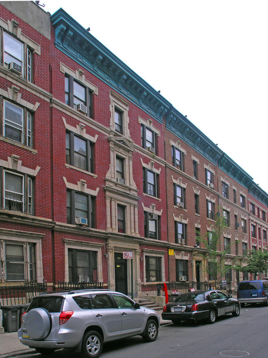 1060 Findlay Ave in Bronx, NY - Building Photo